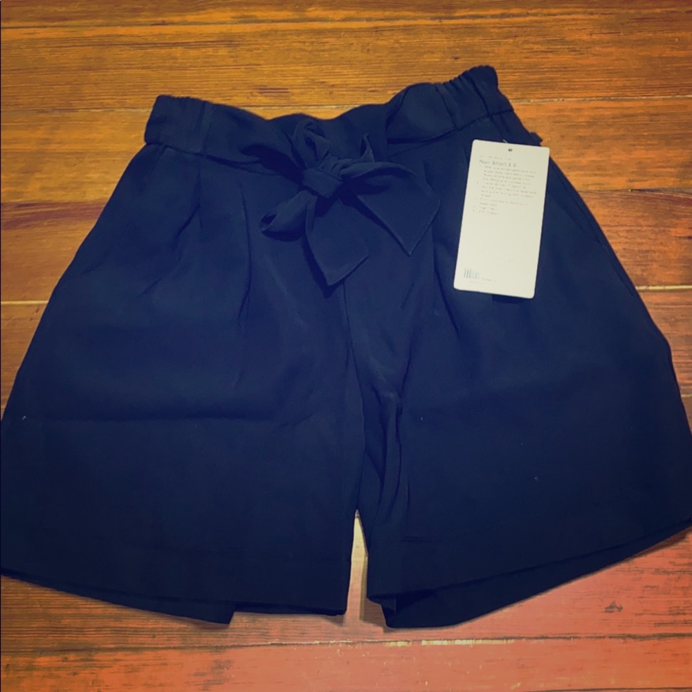 NWT Lululemon bow tie shorts